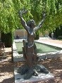 escultura mujer rbol